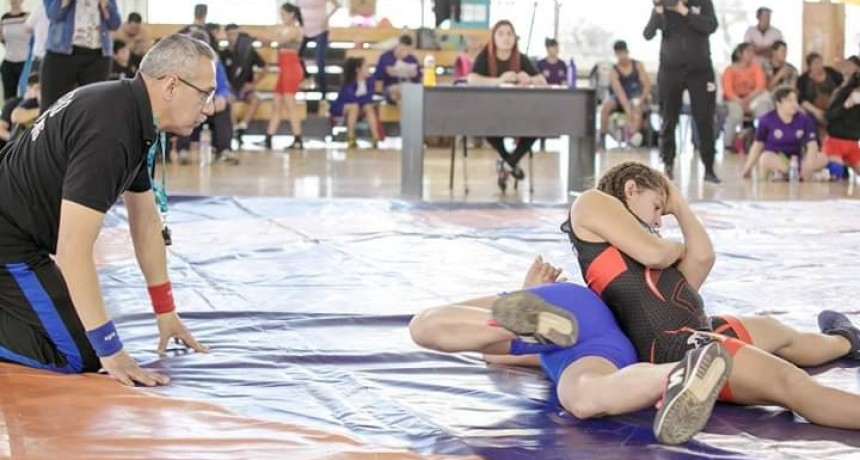 Lucha: Roxana Garc&iacute;a fue preseleccionada para una importante competencia internacional