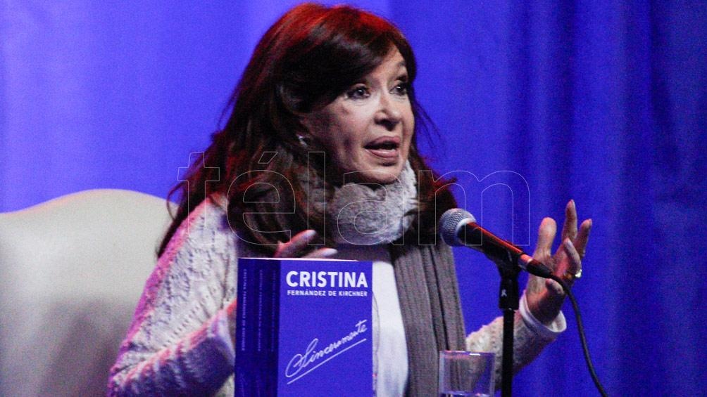 Cristina Kirchner volvió al país y mañana presentará su libro en La Plata