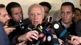 Lavagna inst&oacute; a buscar un "gobierno de unidad nacional que genere confianza"