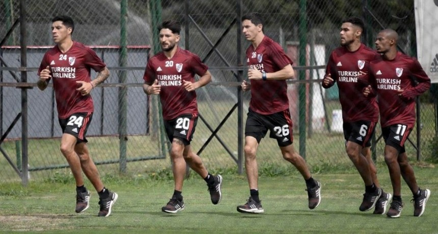 A River se le vence el plazo para elegir estadio en la Libertadores e insiste por Independiente