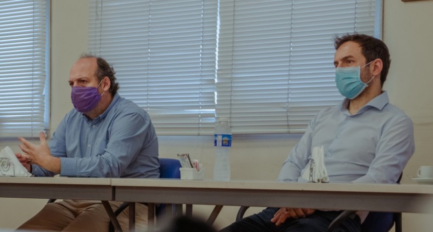 Roses destacó la importancia estratégica de Campana en la Hidrovía