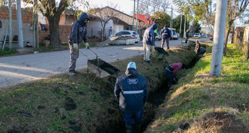 EL MUNICIPIO SIGUE DANDO RESPUESTA A LOS PEDIDOS DE LOS VECINOS PARA EL MANTENIMIENTO DE LA CIUDAD  