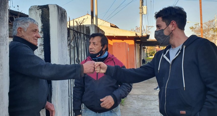 Alejo Sarna y Sergio “Very” Torres recorrieron el barrio Del Pino