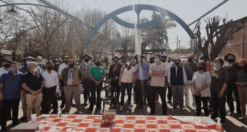 Importante reunión entre Elisa Abella y los centros tradicionalistas de la ciudad