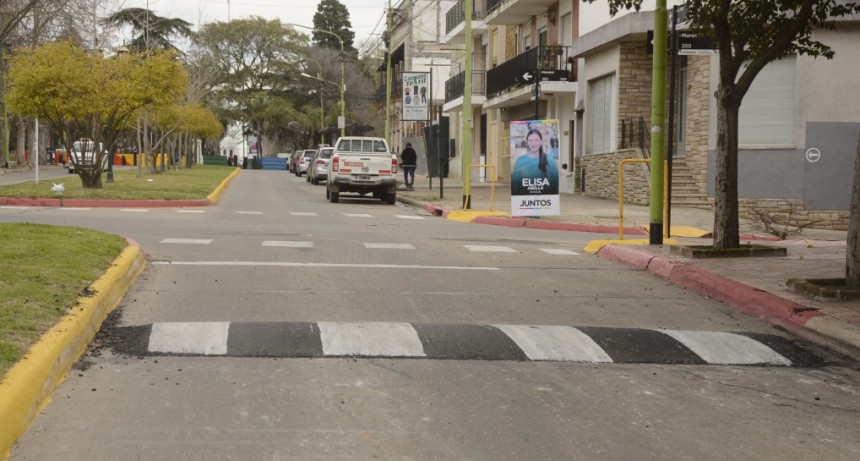 Instalan reductores de velocidad en distintos puntos de la ciudad para evitar accidentes