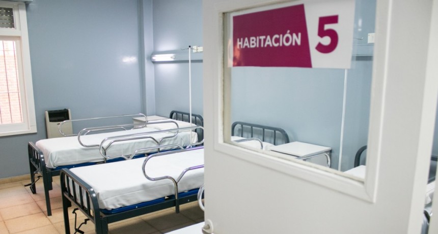 El hospital San José tiene una renovada y cálida sala de maternidad 