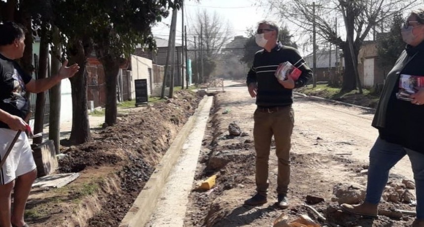 El radicalismo sigue recorriendo la ciudad con sus propuestas y el proyecto de Manes