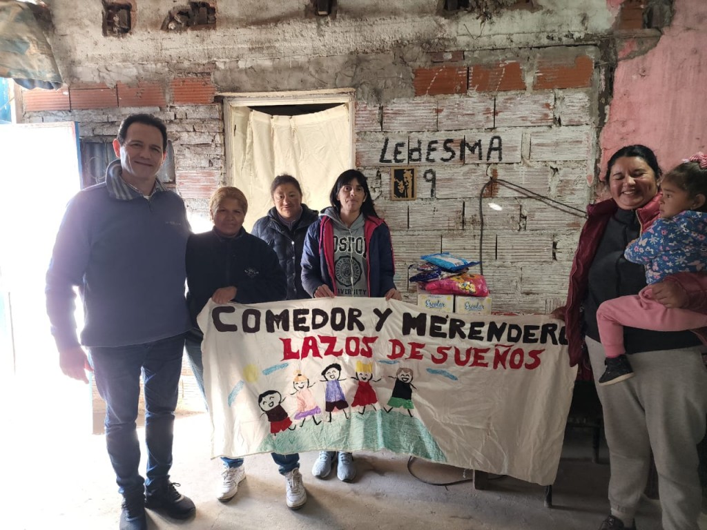 Octavio Lagar visitó merenderos de la ciudad por los festejos del Día del Niño