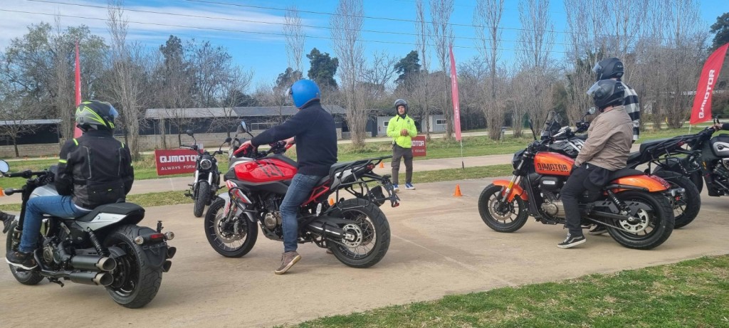 QJMOTOR acelera en Argentina con tres lanzamientos que conquistan ciudad, ruta y aventura