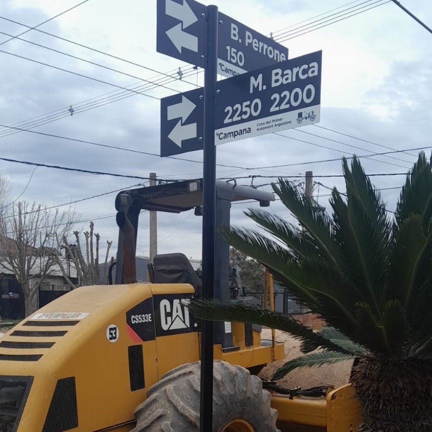 El Municipio suma nueva señalética tras las obras de asfalto realizadas en diferentes barrios
