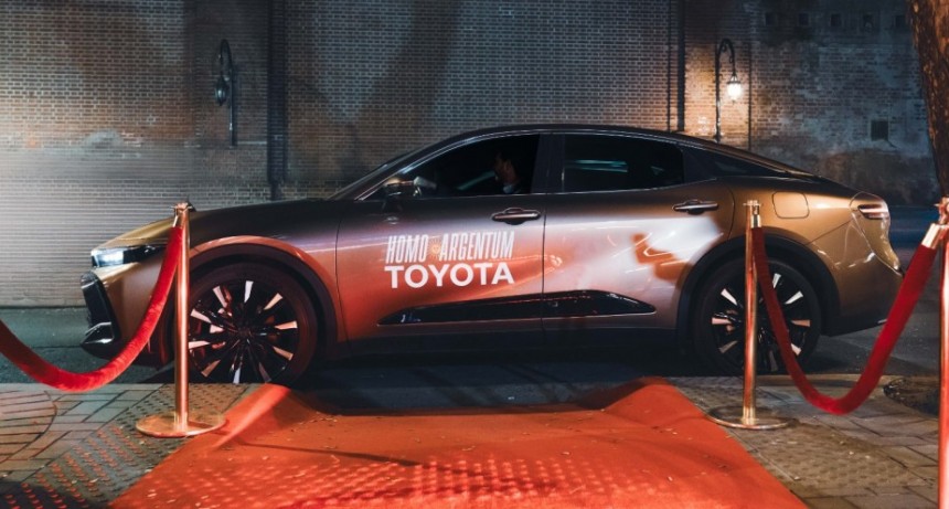 Toyota presente en Homo Argentum, la esperada película de Mariano Cohn y Gastón Duprat protagonizada por Guillermo Francella