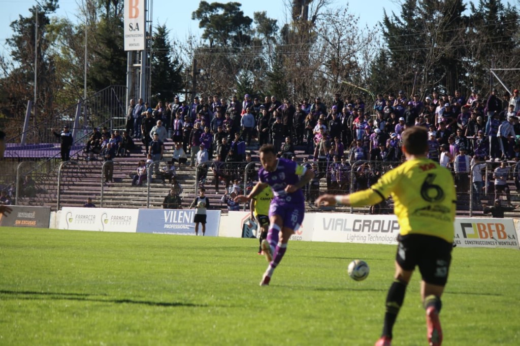 Villa D&aacute;lmine volvi&oacute; a la victoria como local