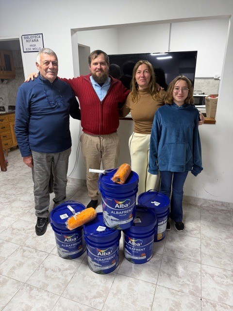 ROTARY CLUB CAMPANA : DONACION DE PINTURA
