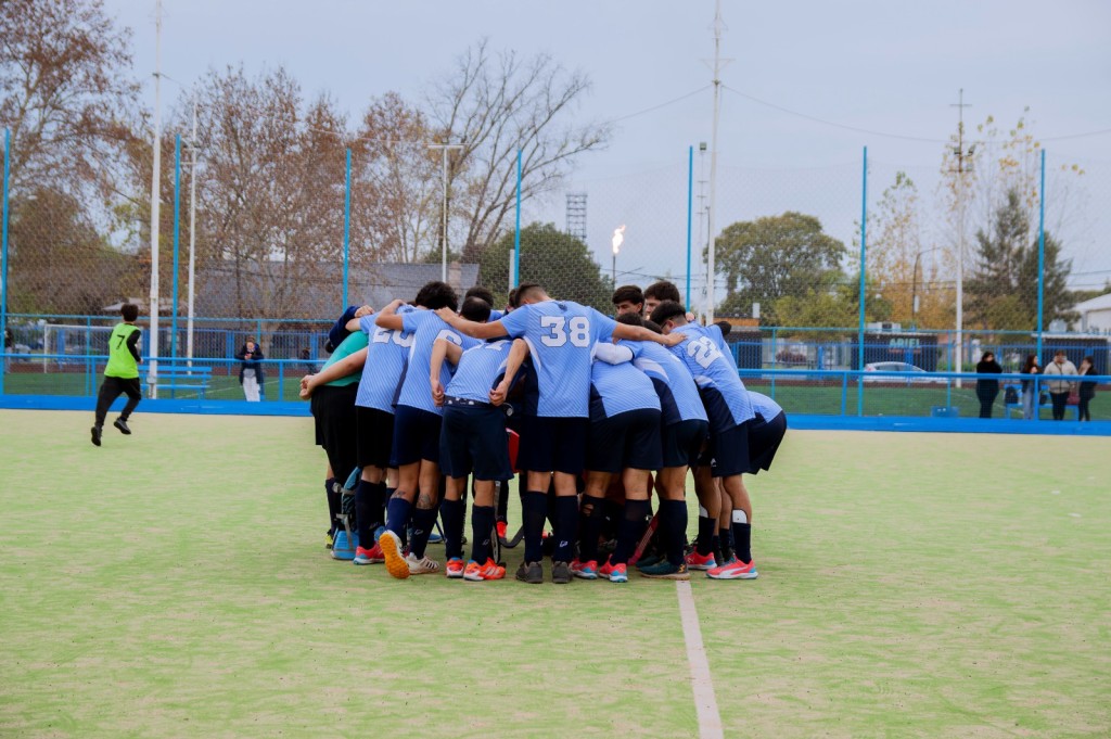 HOCKEY CABALLEROS C.B.C DERROTA COMO LOCAL