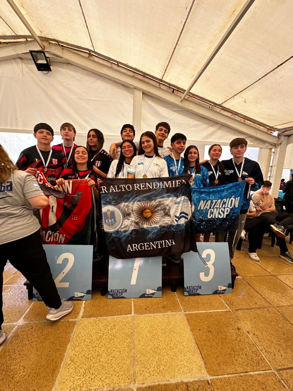 NATACI&Oacute;N  DOBLE R&Eacute;CORD PARA EL BOAT EN EL INICIO DEL CLAUSURA