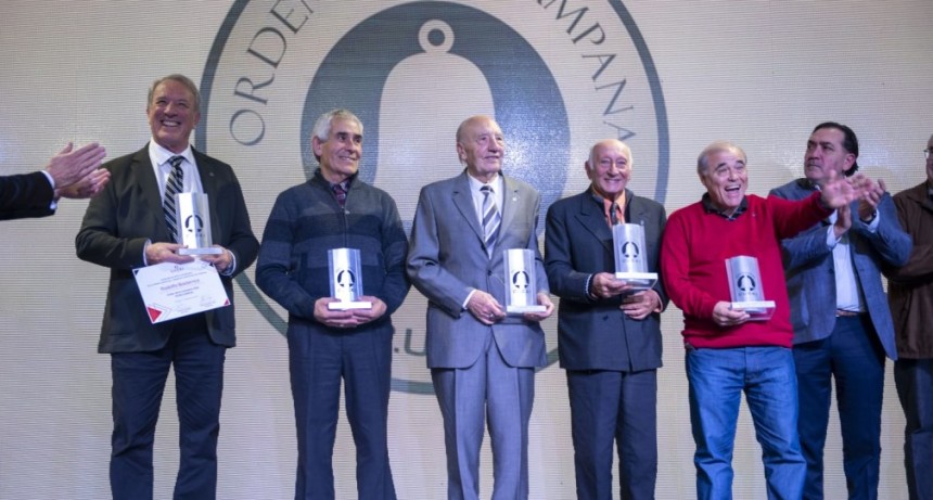 La Orden de la Campana volvi&oacute; a distinguir a cinco vecinos que dejaron su huella en la comunidad