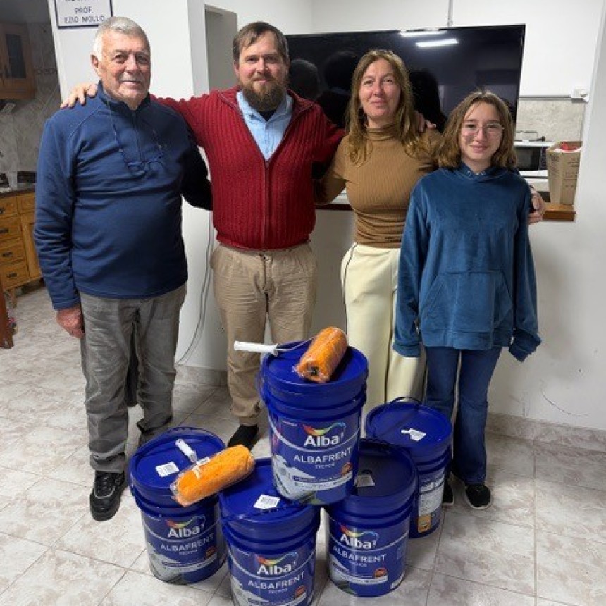 ROTARY CLUB CAMPANA : DONACION DE PINTURA