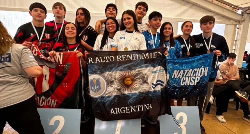 NATACI&Oacute;N  DOBLE R&Eacute;CORD PARA EL BOAT EN EL INICIO DEL CLAUSURA