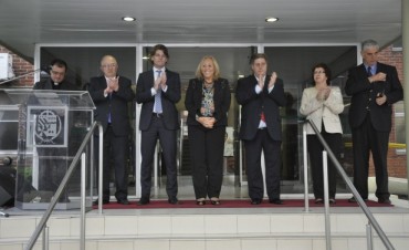 La Comunidad de Campana prsente en  la Inauguraci�n del nuevo Tom�grafo