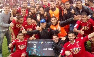 HURAC�N ELIMIN?&rsquo; A BANFIELD DE LA COPA ARGENTINA