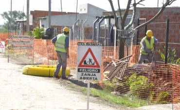 Junto a los vecinos, la Intendente Giroldi comprob&oacute; la finalizaci&oacute;n de la Tercera Etapa del tendido de la red de gas en el Barrio La Josefa