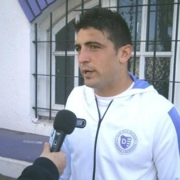 LOS JUGADORES DE VILLA D�LMINE ANALIZAN LA VICTORIA ANTE PATRONATO