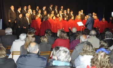 Emotiva presentaci&oacute;n del Coro Polif&oacute;nico Nacional de Ciegos en Campana 