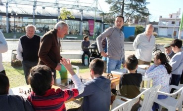 Se realizaron las Simult&aacute;neas de Ajedrez en la Plaza &ldquo;Espa&ntilde;a&rdquo;
