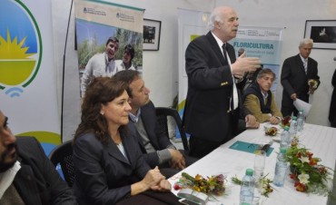La Intendente Giroldi junto a los productores isle&ntilde;os, recibi&oacute; nuevos fondos para la Agricultura Periurbana