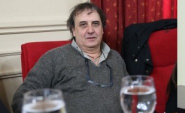 &ldquo;Despu&eacute;s de ver a Abella abrazado a los acusados de corrupci&oacute;n, surgen m&aacute;s dudas sobre  c&oacute;mo financia su campa&ntilde;a&rdquo;