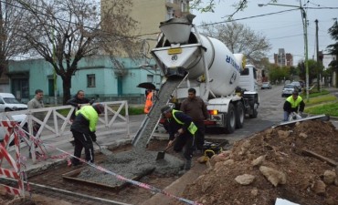 El Municipio repar&oacute; un importante bache en Belgrano y Jacob