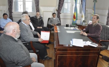 Abella se reuni&oacute; con representantes de la industria y el comercio local 