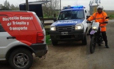 Personal de tr&aacute;nsito refuerza la seguridad vial en la ruta 4
