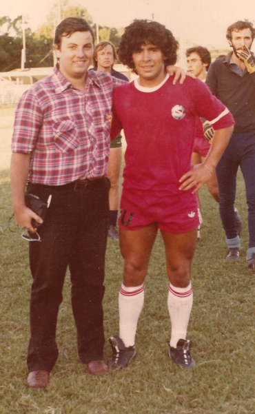 El dia que Maradona lleg&oacute; a Campana    por: Ricardo Stecconi