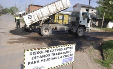 Contin&uacute;an los trabajos de arreglos de calles en barrio Lubo