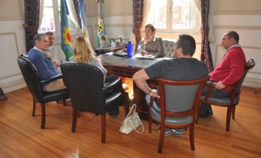 Nueva reuni&oacute;n entre el Intendente y due&ntilde;os de agencias de remises para mejorar la prestaci&oacute;n 