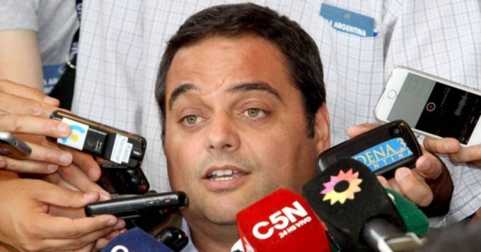 Triaca reconoci&oacute; que hubo 120 mil despidos