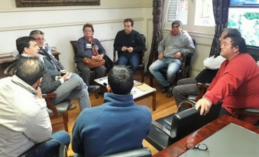 Importante reuni&oacute;n entre Abella y vecinos de R&iacute;o Luj&aacute;n con el eje en los servicios de luz e internet