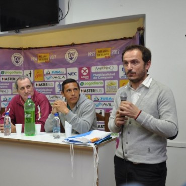 El Intendente acompa&ntilde;&oacute; a Villa D&aacute;lmine en la presentaci&oacute;n de su nueva camiseta