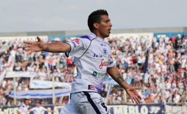 Javier Rossi marcaba en el regreso de Villa D&aacute;lmine a la B Nacional