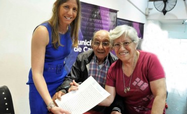 Nuevas familias de la ciudad obtuvieron las escrituras de sus viviendas