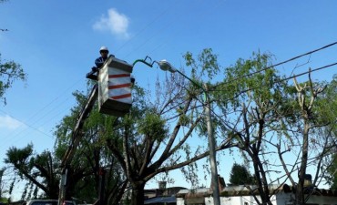 El Municipio ahora reforz&oacute; el alumbrado p&uacute;blico en Las Campanas 