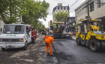 Comenz&oacute; el reasfaltado de 25 de Mayo entre Rocca y San Martin   