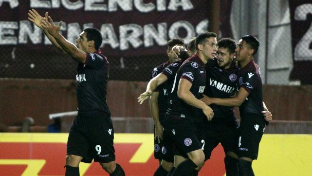 Lan&uacute;s derrot&oacute; a San Lorenzo 2 (4) a 0 (3) y avanz&oacute; a semifinales