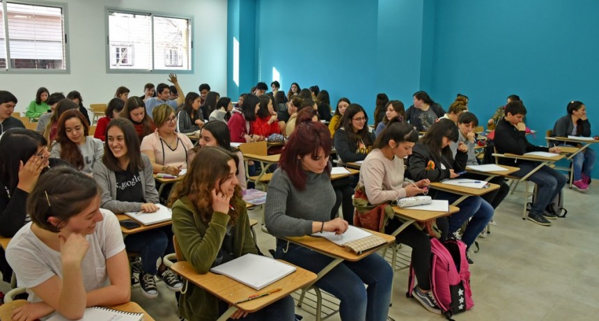 M&aacute;s de 500 alumnos del CBC ya disfrutan del nuevo CEM