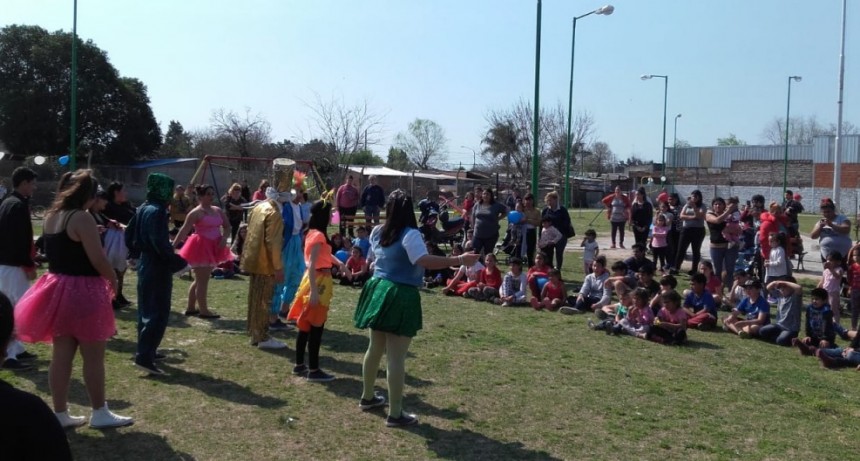 En la nueva plaza de Las Campanas se vivi&oacute; un inolvidable D&iacute;a del Ni&ntilde;o