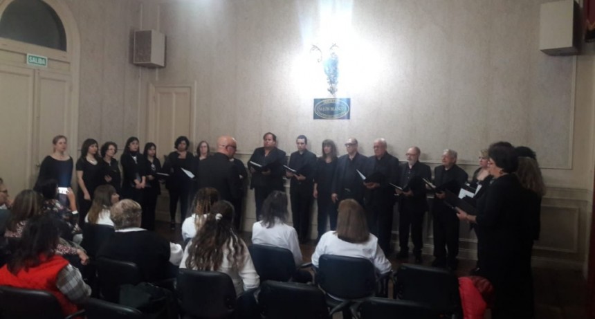 Se realiz&oacute; un Encuentro Coral en el sal&oacute;n Blanco del HCD