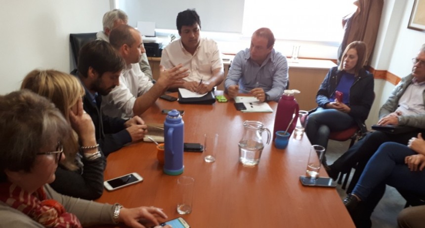Concejales se reunieron con representantes de Chevallier