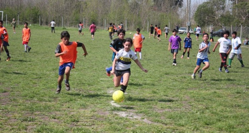 Escuelas municipales de f&uacute;tbol infantil compartieron un encuentro