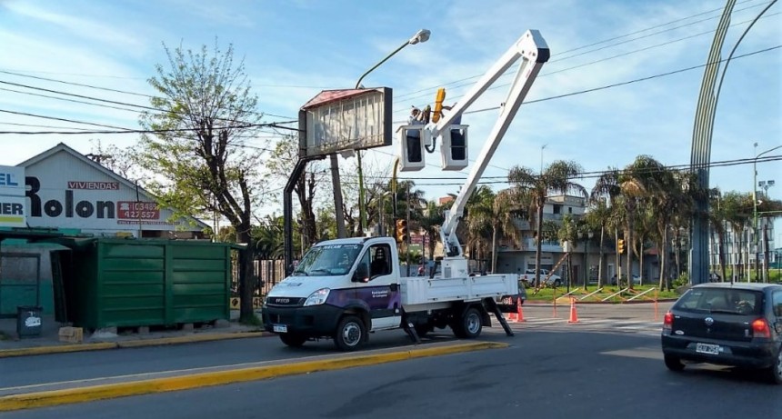 La Direcci&oacute;n de Electromec&aacute;nica realiza tareas en la ciudad
